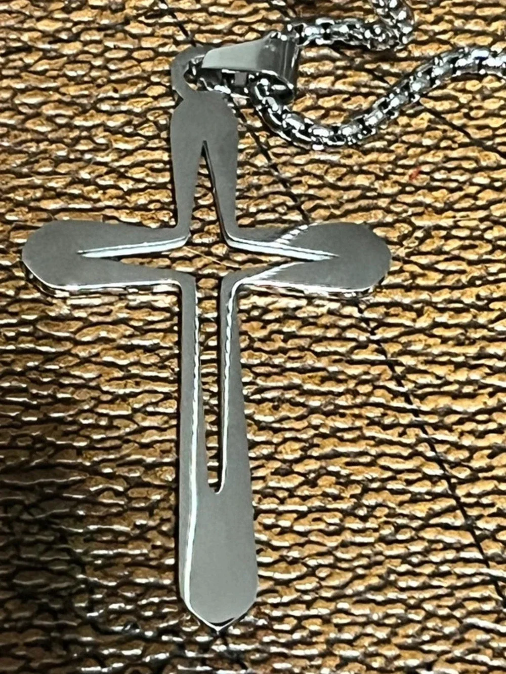 Men’s stainless steel cross. Style your love for Christ with this unique pendant